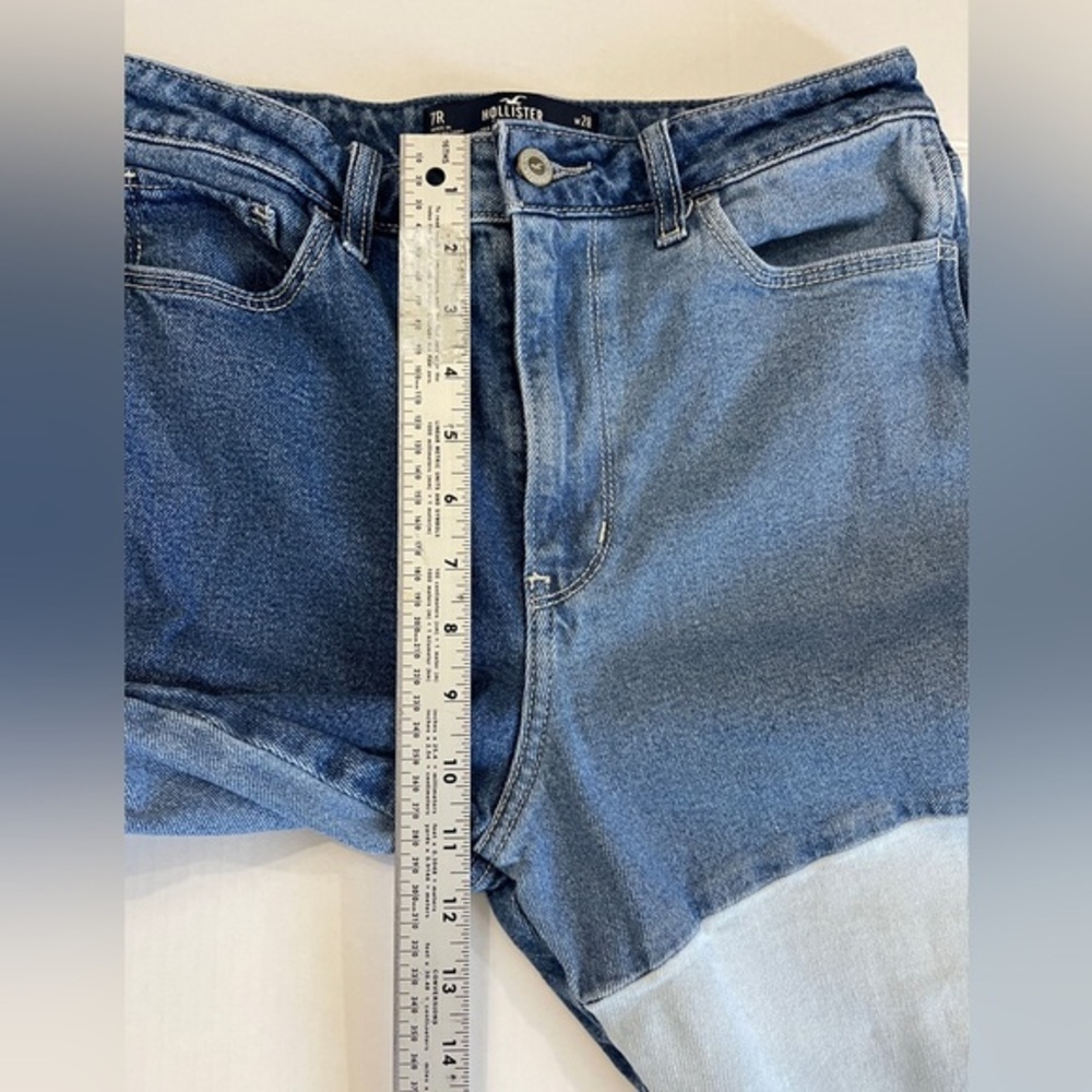 Hollister Ultra‎ High-Rise Mom Jeans Patchwork Two-Tone Denim Size 7 / W28 L27 - Picture 9 of 16
